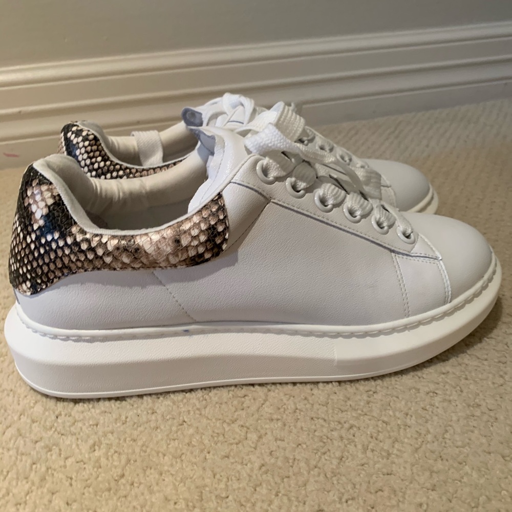 STEVE MADDEN SNAKESKIN SNEAKERS!! BRAND NEW!